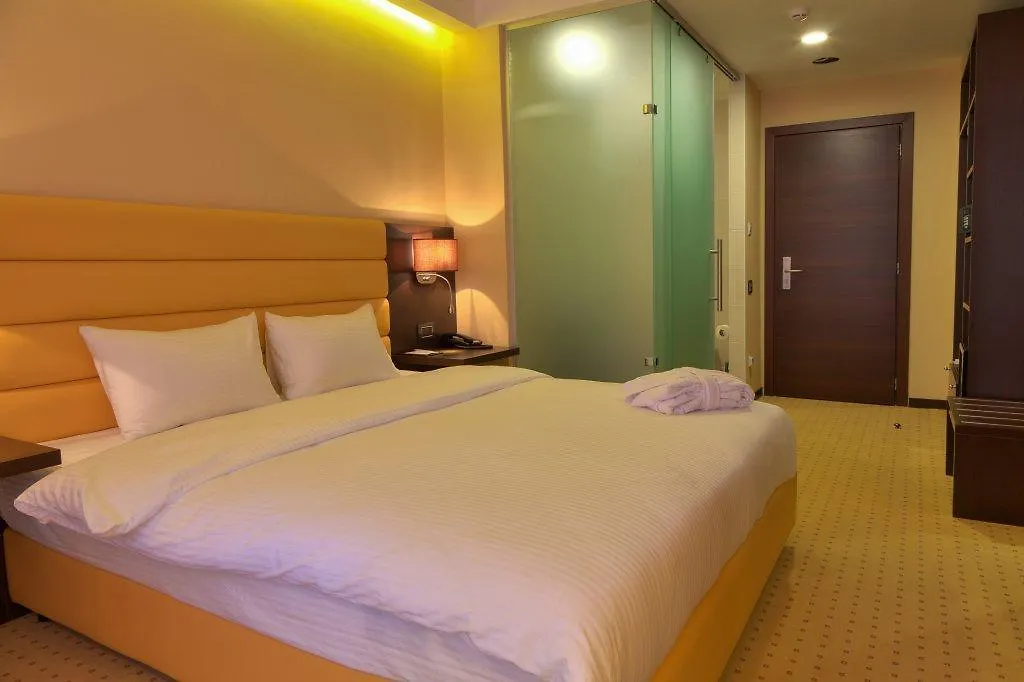Comfort Hotel Astana 4*, Αστάνα