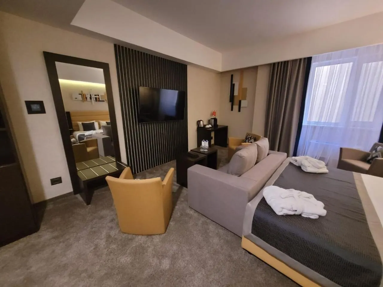 Comfort Hotel Astana 4*, Αστάνα